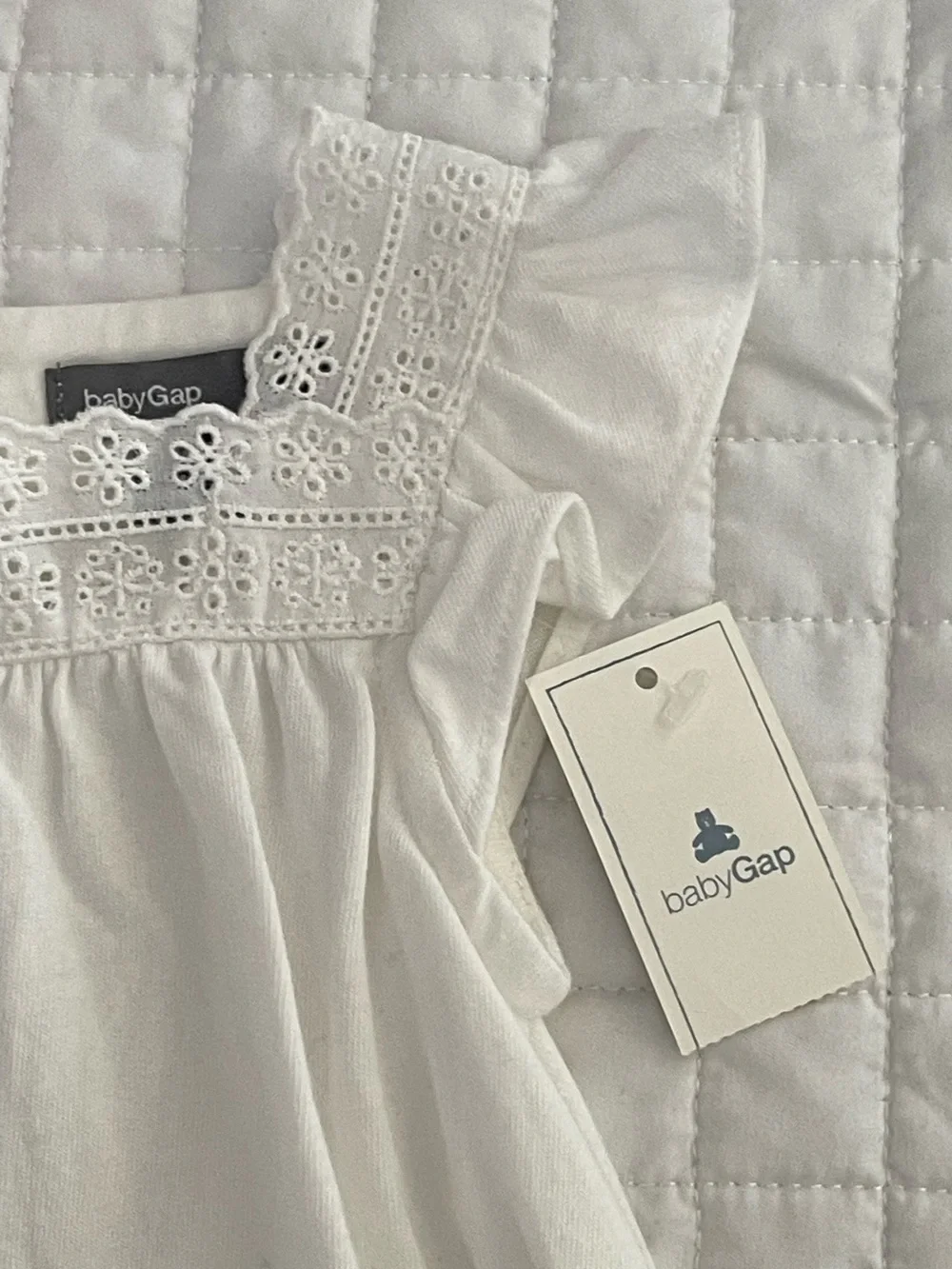 Gap Baby Girl Top and diaper cover in White size 3-6 months Minimalist Feminine